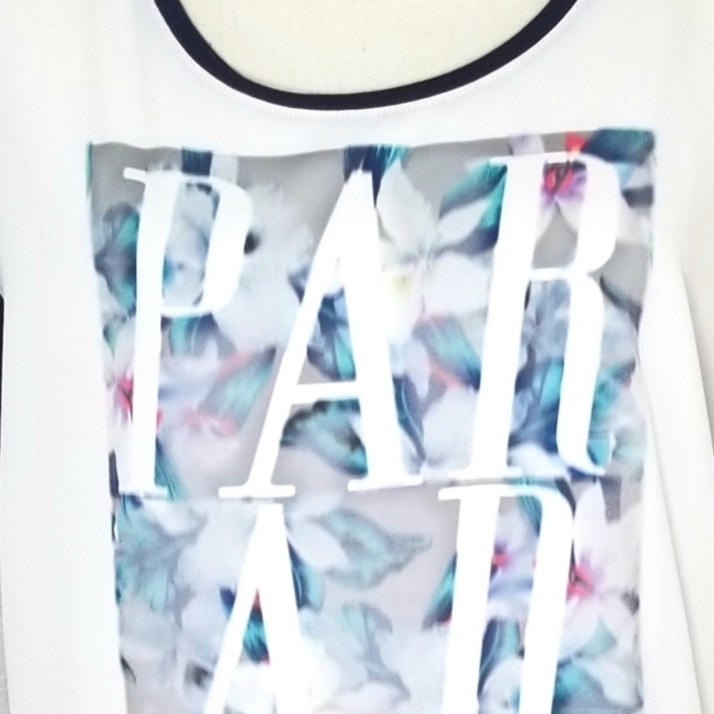 APT. 9 Paradise Graphic Blue & White Top, size M - Picture 2 of 5
